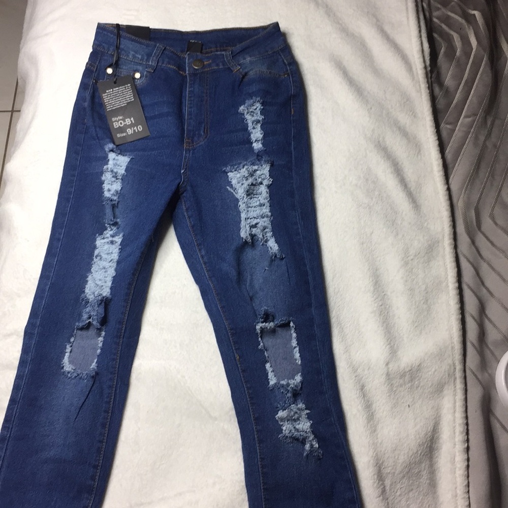 Fashion Nova Ripped High-Wasted jeans